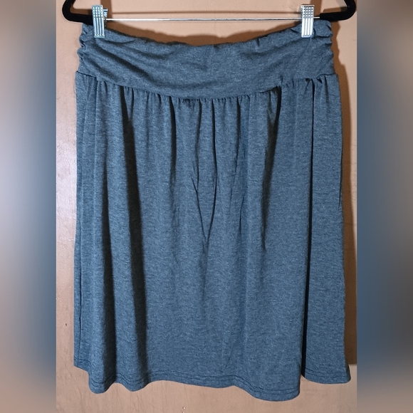 izuria Dresses & Skirts - Women's Izuria XL Grey Mini Skirt with Pockets
